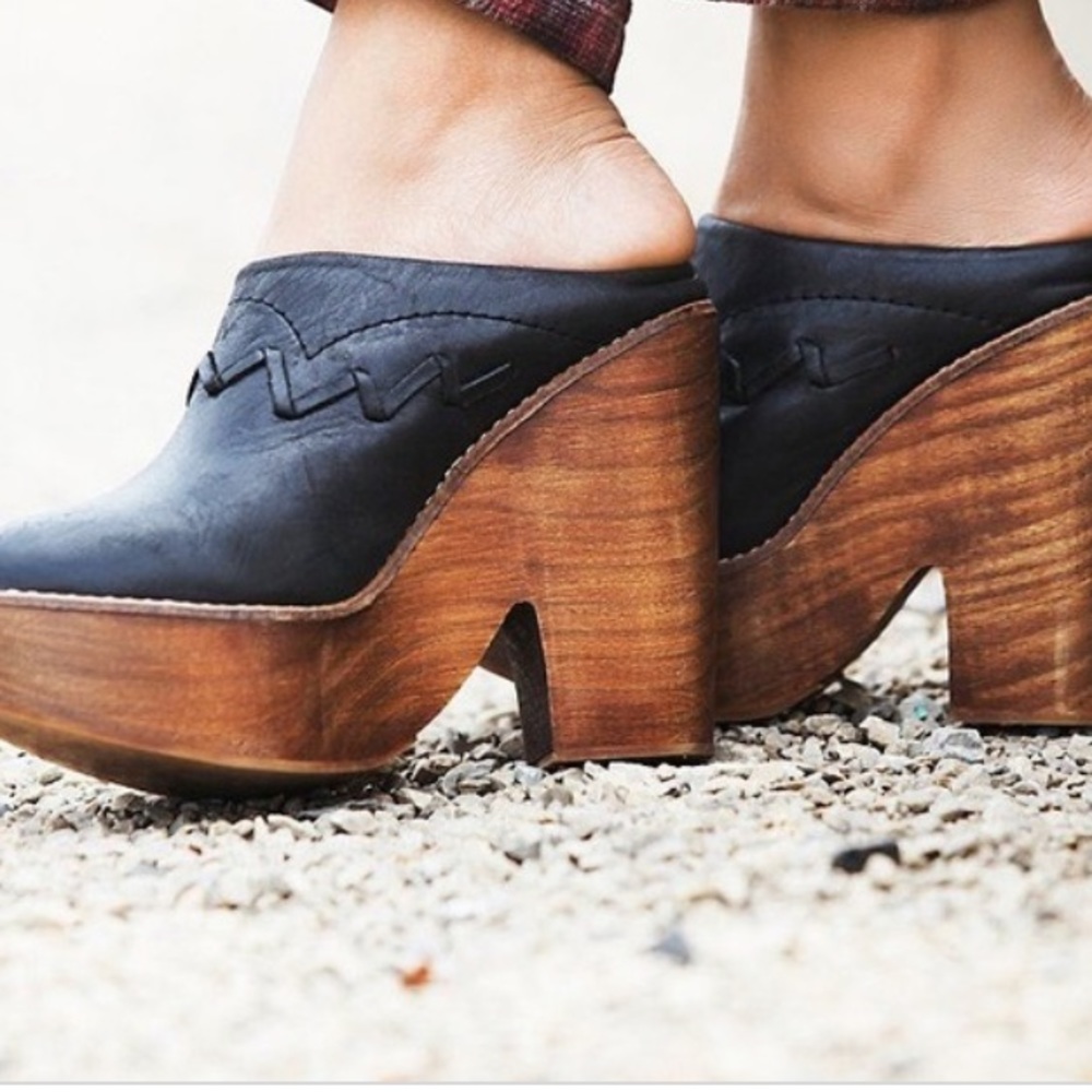 Free people clogs